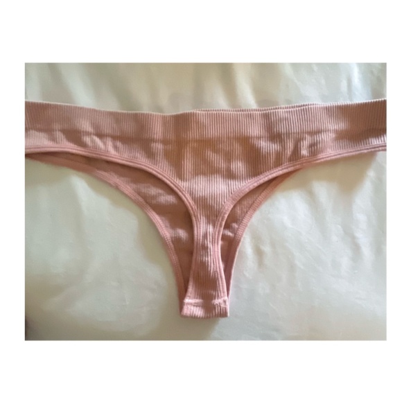NWOT SEXY RIBBED PINK BRALETTE AND THONG SET! - Picture 7 of 7
